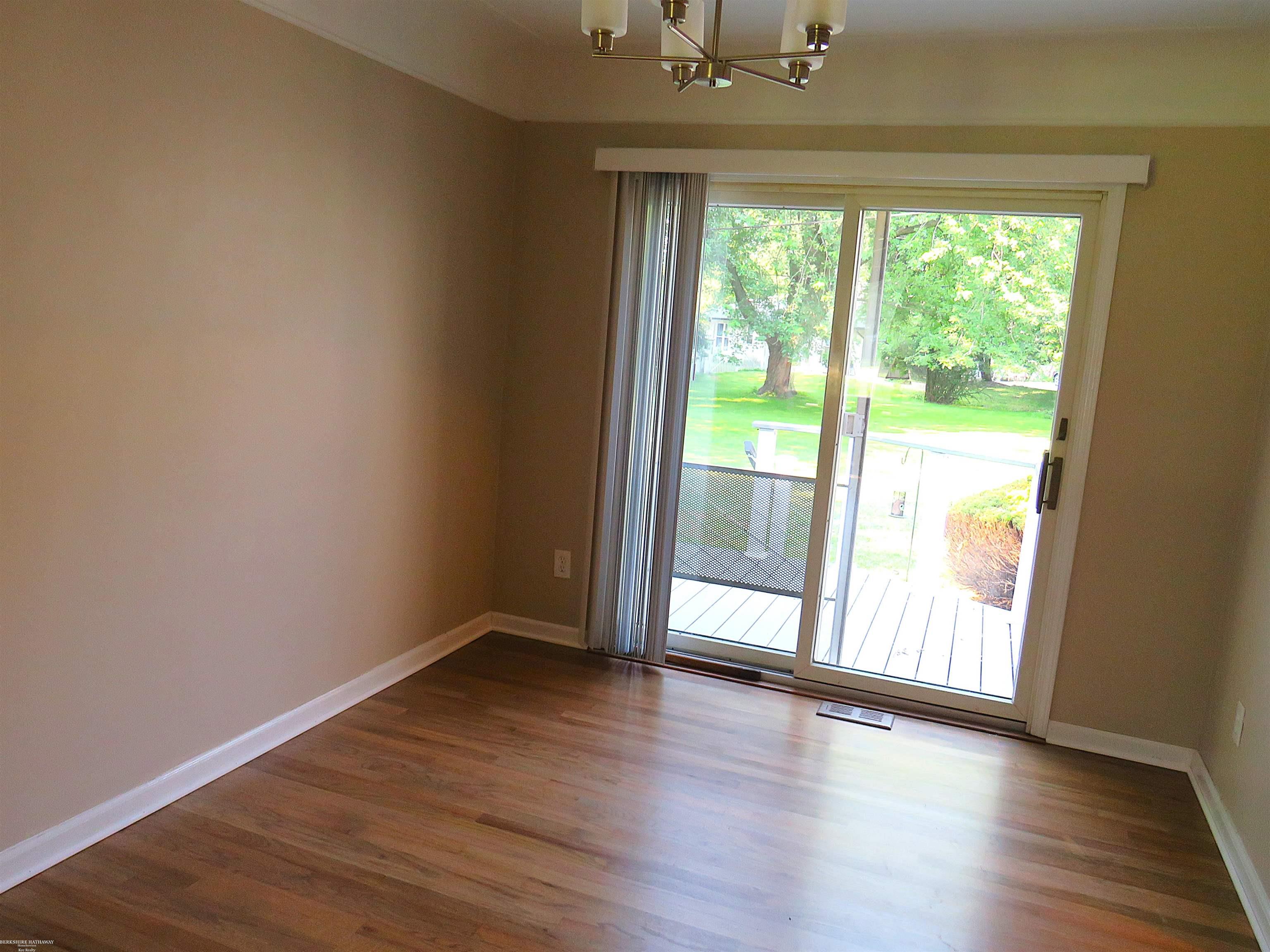42501 Utica Road Sterling Heights, MI 48314 - Photo 6 of 17