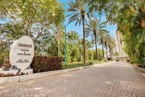 $384,900 | 20301 West Country Club Drive, Unit 526, Aventura, FL 33180