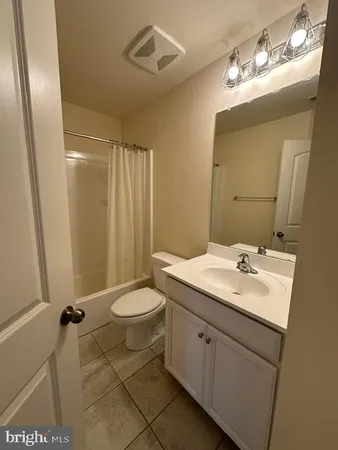 $2,500 | 933 Lissicasey Loop, Middletown, DE 19709