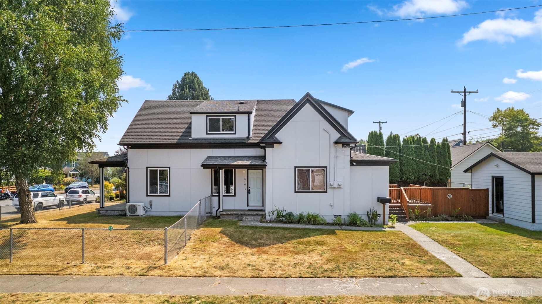 2104 Rockefeller Avenue, Unit 1716 Everett, WA 98201 - Photo 3 of 39 Gallery Image 3