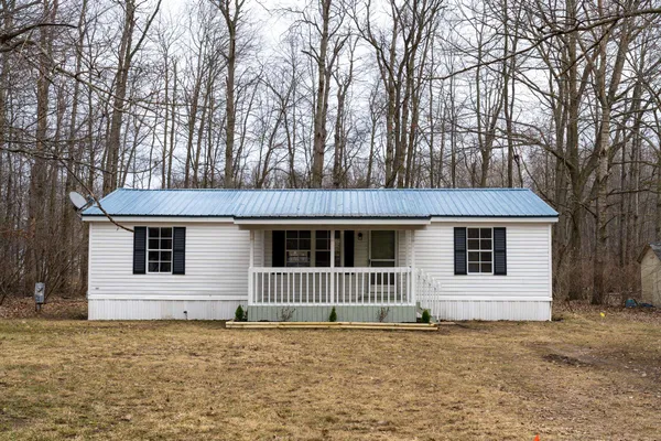 $129,900 | 2002 Sequoia Court, Weidman, MI 48893