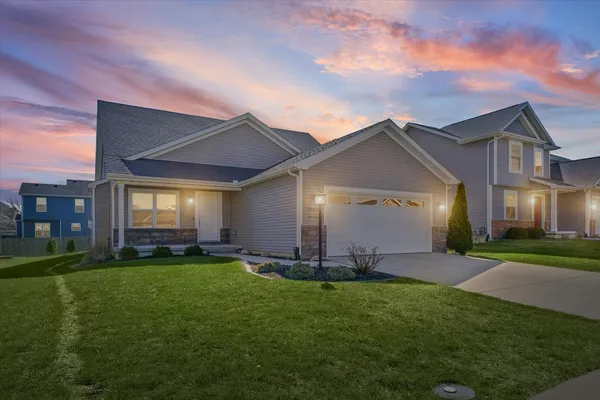 $349,900 | 3909 Slate Drive, Champaign, IL 61822