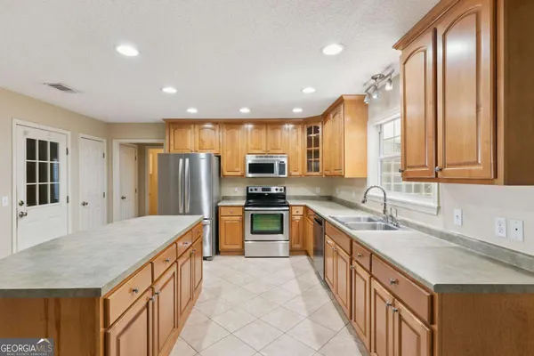 $2,000 | 106 Buntin Street, Woodbine, GA 31569