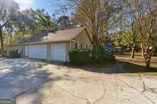 $2,000 | 106 Buntin Street, Woodbine, GA 31569