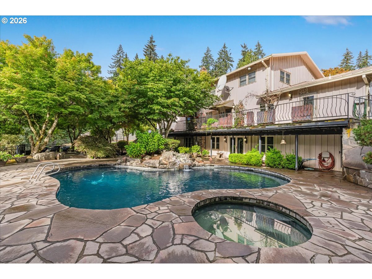 22396 South Parrot Creek Road Oregon City, OR 97045 - Photo 11 of 48