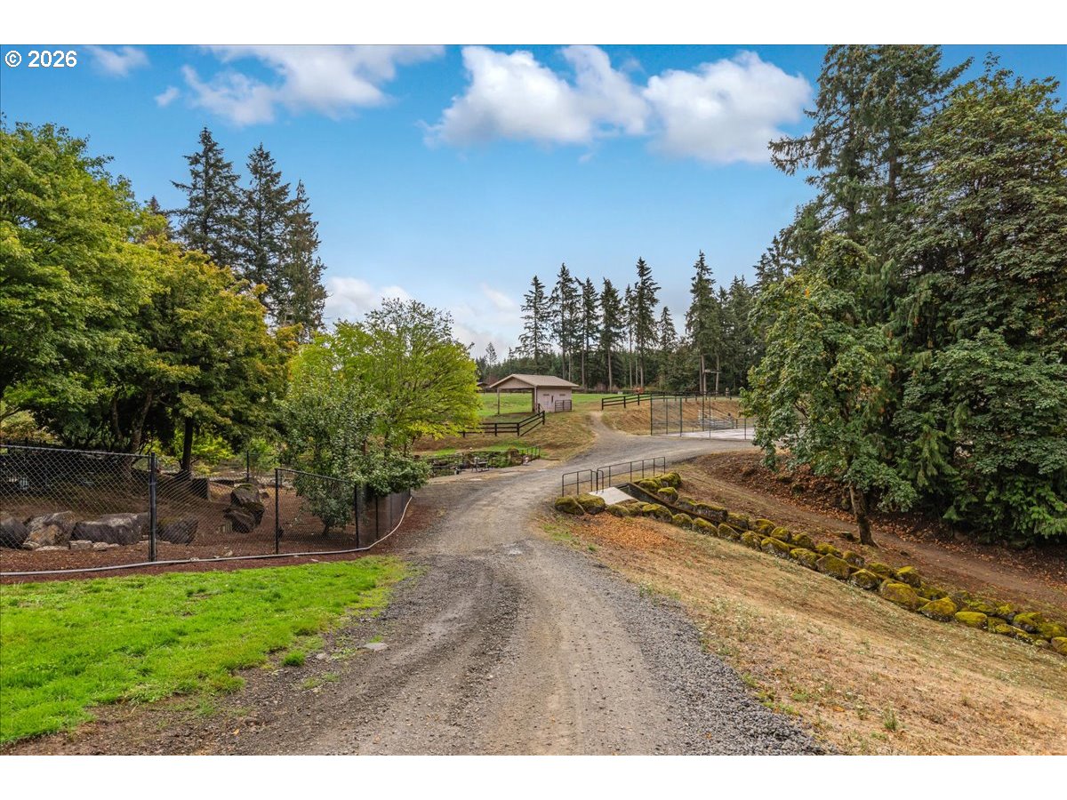 22396 South Parrot Creek Road Oregon City, OR 97045 - Photo 13 of 48