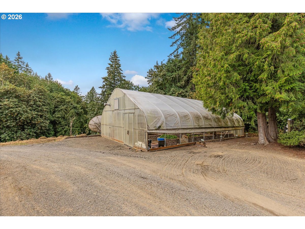 22396 South Parrot Creek Road Oregon City, OR 97045 - Photo 14 of 48