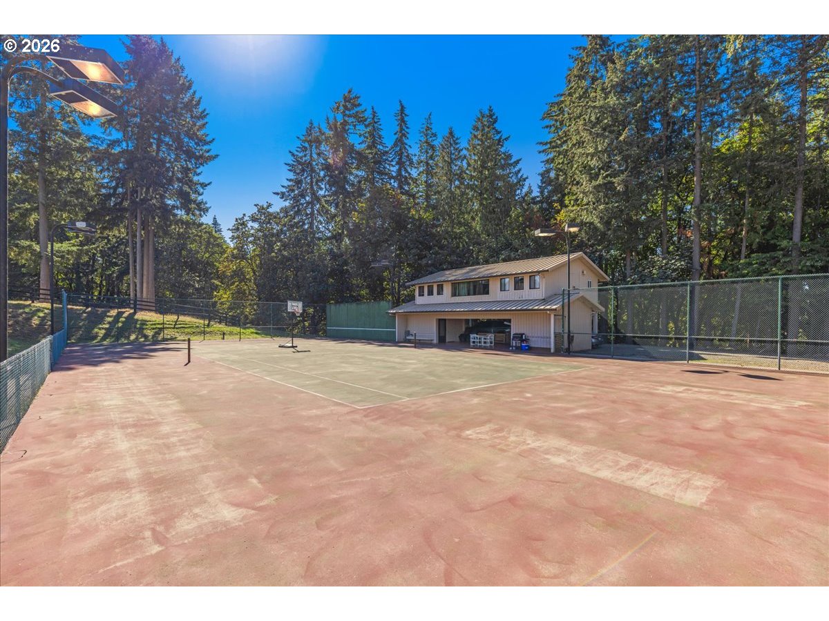 22396 South Parrot Creek Road Oregon City, OR 97045 - Photo 16 of 48