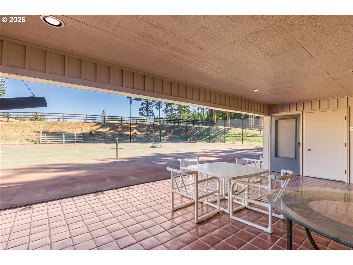 22396 South Parrot Creek Road Oregon City, OR 97045 - Photo 17 of 48