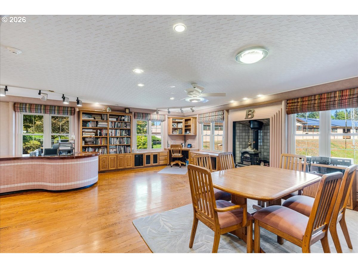 22396 South Parrot Creek Road Oregon City, OR 97045 - Photo 6 of 48