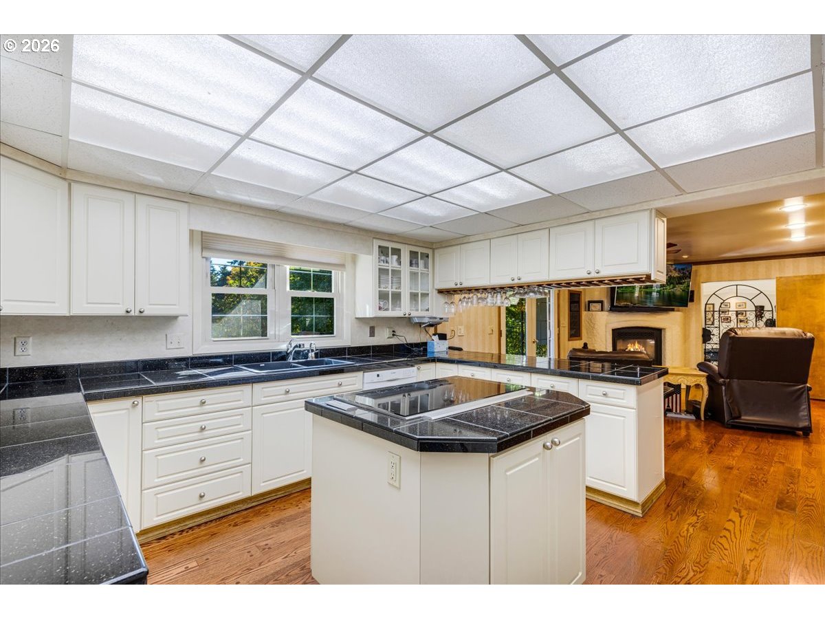 22396 South Parrot Creek Road Oregon City, OR 97045 - Photo 7 of 48