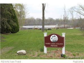 2962 Hiller Road West Bloomfield, MI 48324 - Photo 3 of 48 Lake Privileges & Beach on Darb Lake