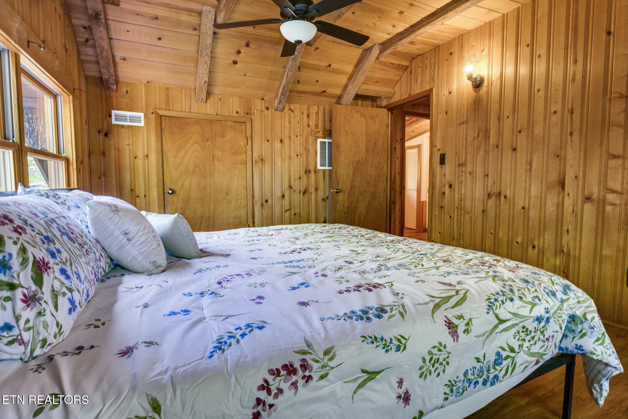 4360 Lakeshore Way Sevierville, TN 37876 - Photo 14 of 32 11-web-or-mls-IMG_4731