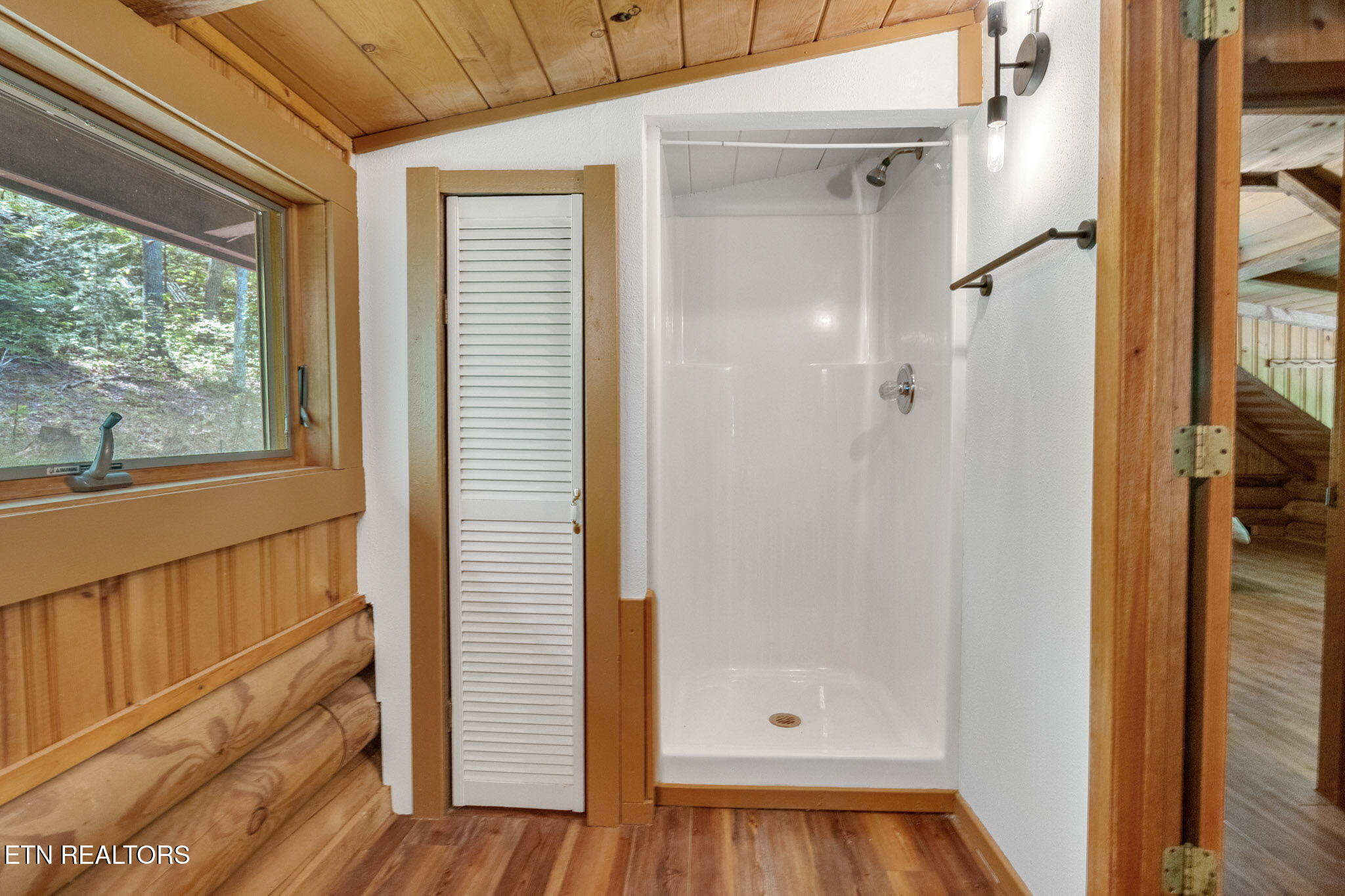 4360 Lakeshore Way Sevierville, TN 37876 - Photo 18 of 32 9-web-or-mls-IMG_4725