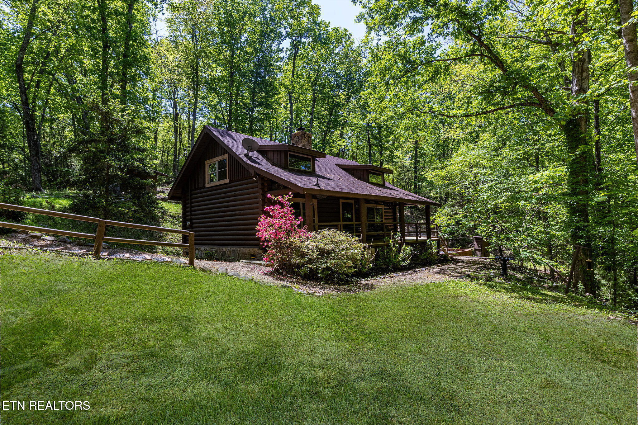 4360 Lakeshore Way Sevierville, TN 37876 - Photo 3 of 32 29-web-or-mls-IMG_4800