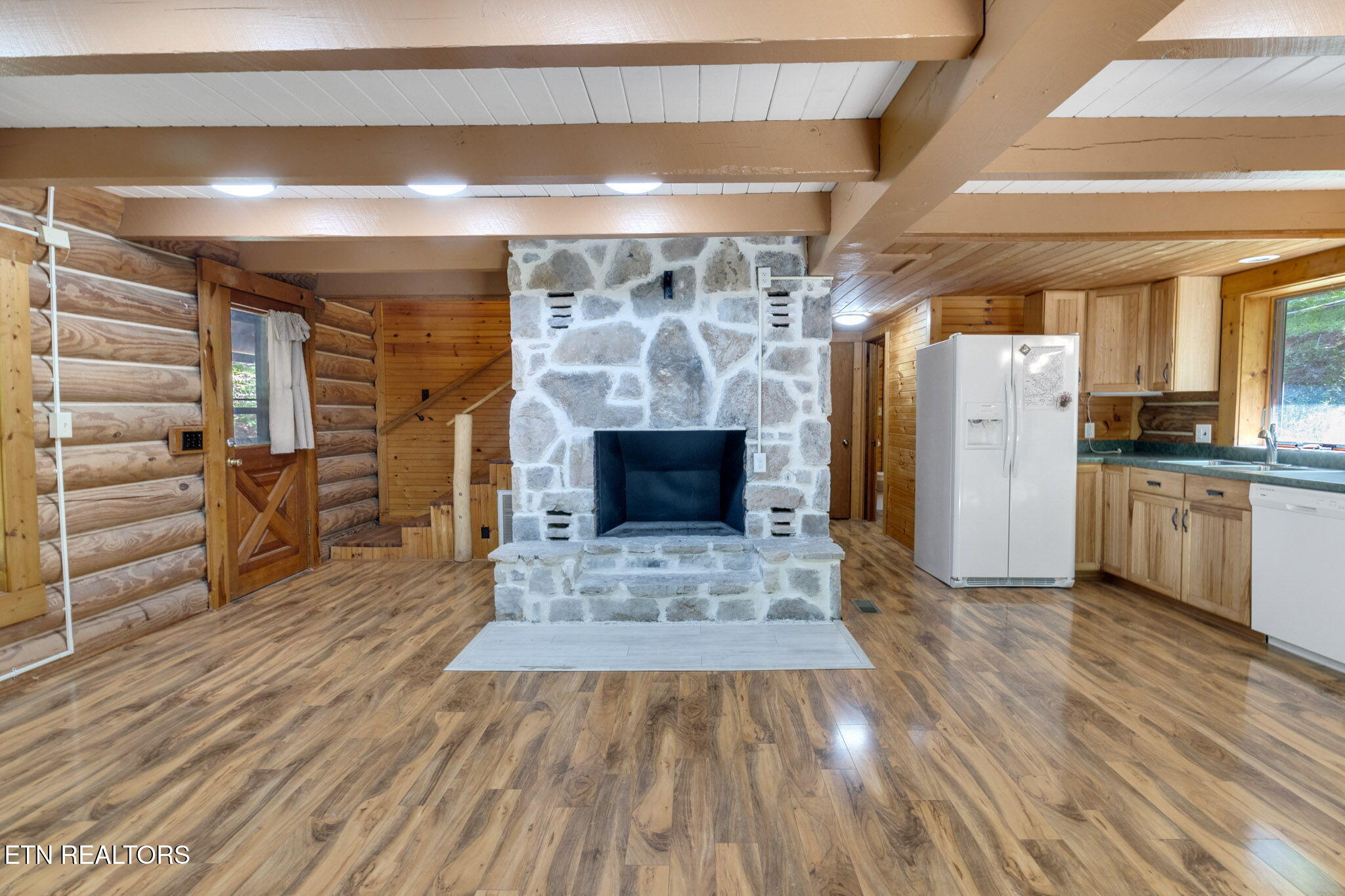 4360 Lakeshore Way Sevierville, TN 37876 - Photo 5 of 32 20-web-or-mls-IMG_4758