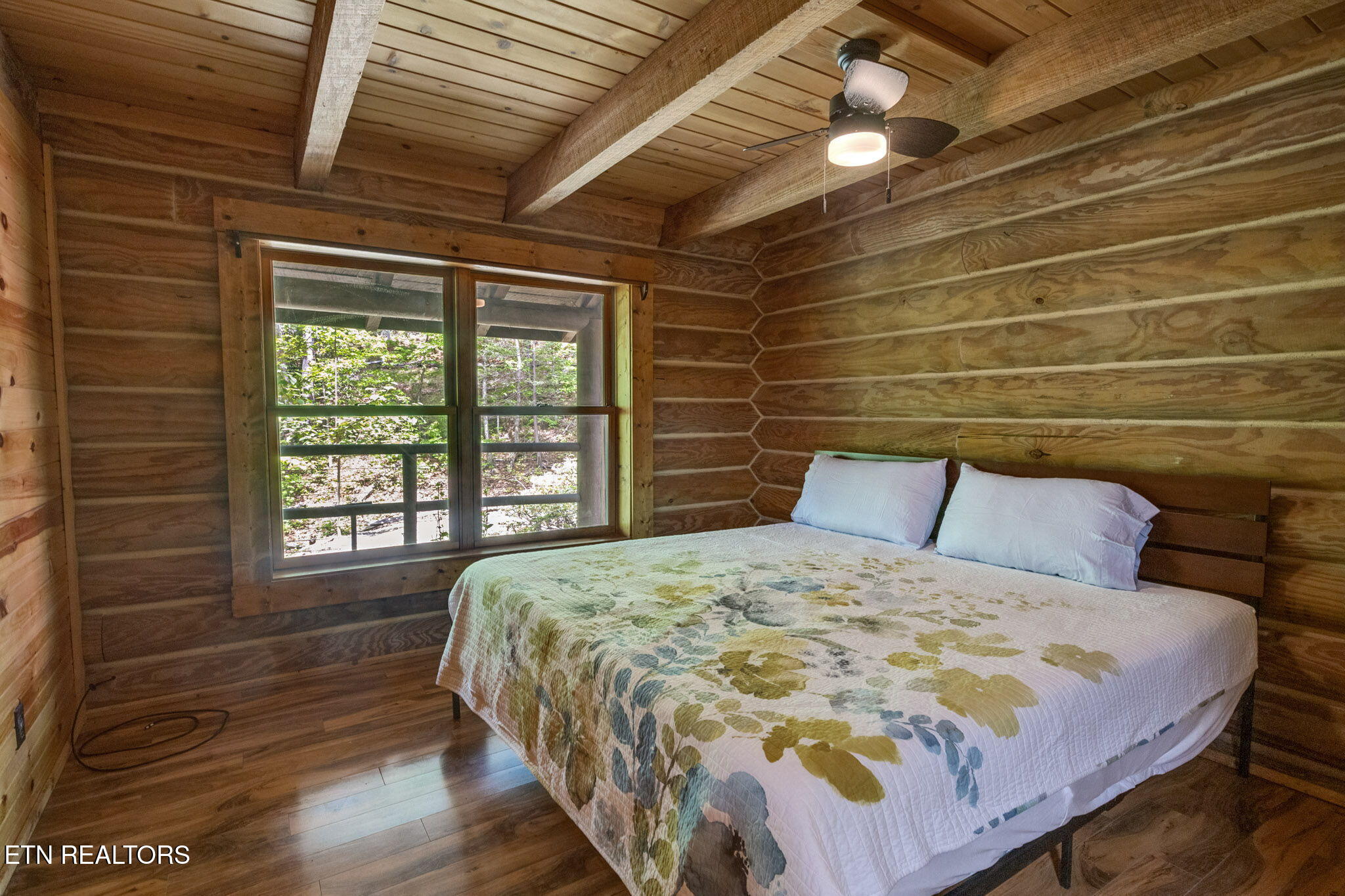 4360 Lakeshore Way Sevierville, TN 37876 - Photo 8 of 32 6-web-or-mls-IMG_4713