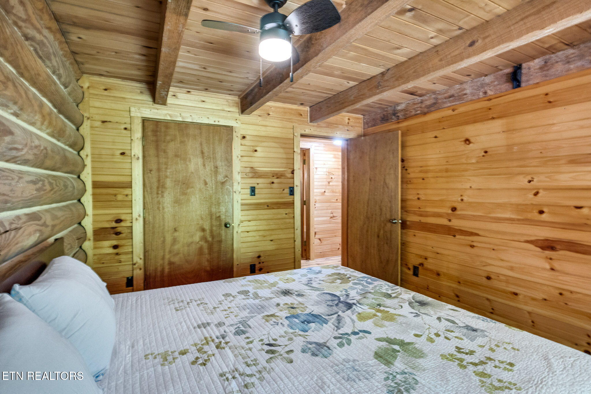 4360 Lakeshore Way Sevierville, TN 37876 - Photo 9 of 32 7-web-or-mls-IMG_4716