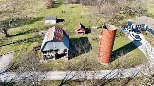 $659,000 | 14769 Northeast State Route East, Adrian, MO 64720