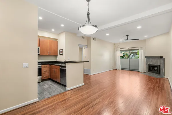 $2,950 | 8300 Manitoba Street, Unit 105, Playa del Rey, CA 90293