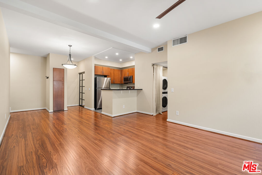 8300 Manitoba Street, Unit 105 Playa del Rey, CA 90293 - Photo 3 of 13