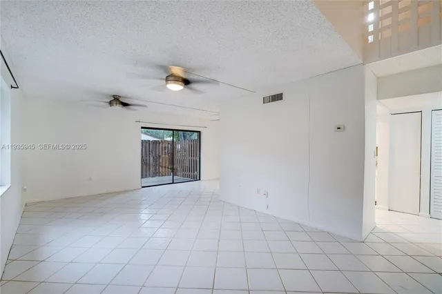 $475,000 | 11483 Southwest 109th Road, Unit 2E, Miami, FL 33176