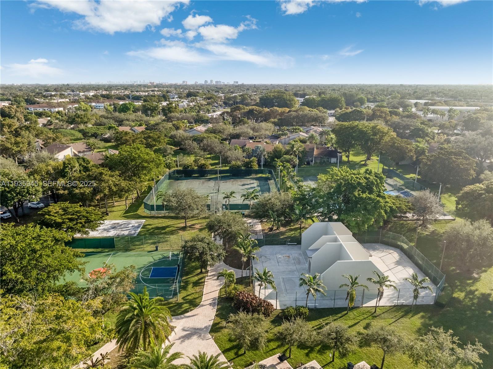 11483 Southwest 109th Road, Unit 2E Miami, FL 33176 - Photo 33 of 45