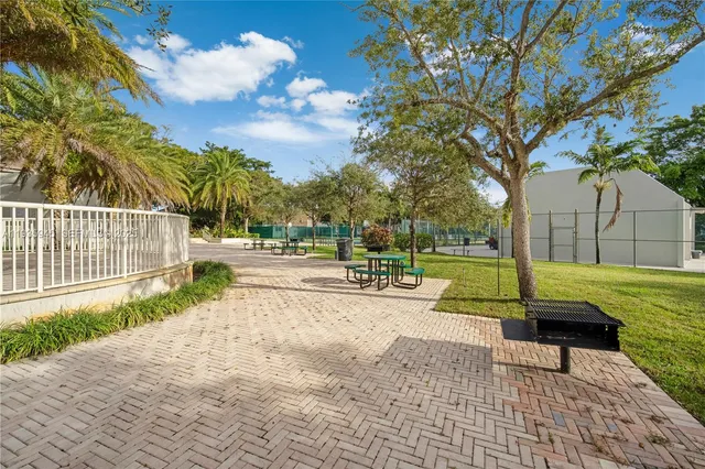 $475,000 | 11483 Southwest 109th Road, Unit 2E, Miami, FL 33176