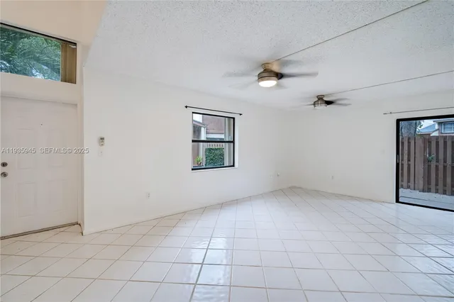 $475,000 | 11483 Southwest 109th Road, Unit 2E, Miami, FL 33176