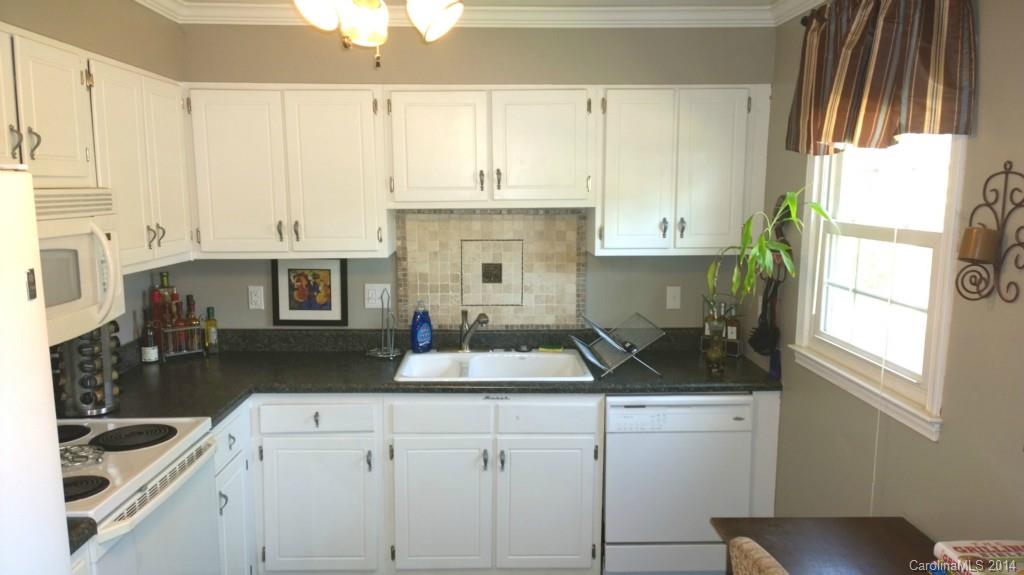 8337 Knights Bridge Road, Unit 171 Charlotte, NC 28210 - Photo 6 of 22 Gallery Image 6