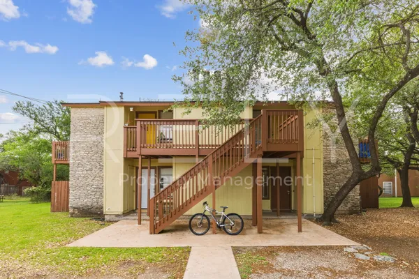 $995 | 302 Algerita Drive, Unit A, Georgetown, TX 78628