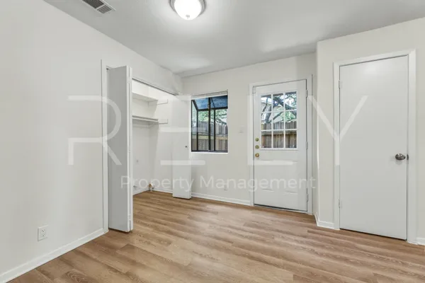 $995 | 302 Algerita Drive, Unit A, Georgetown, TX 78628