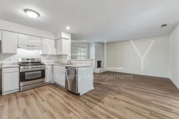 $995 | 302 Algerita Drive, Unit A, Georgetown, TX 78628