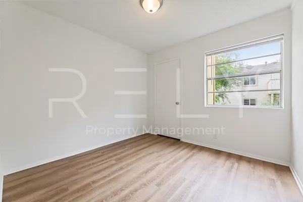 $995 | 302 Algerita Drive, Unit A, Georgetown, TX 78628