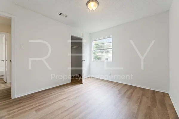 $995 | 302 Algerita Drive, Unit A, Georgetown, TX 78628