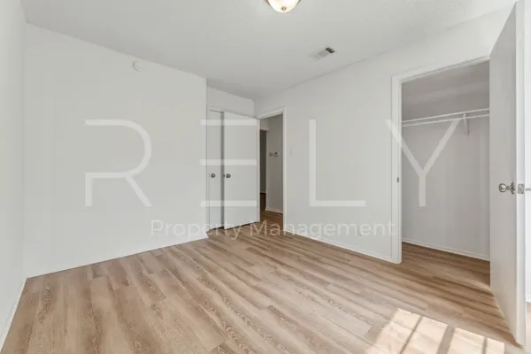 $995 | 302 Algerita Drive, Unit A, Georgetown, TX 78628