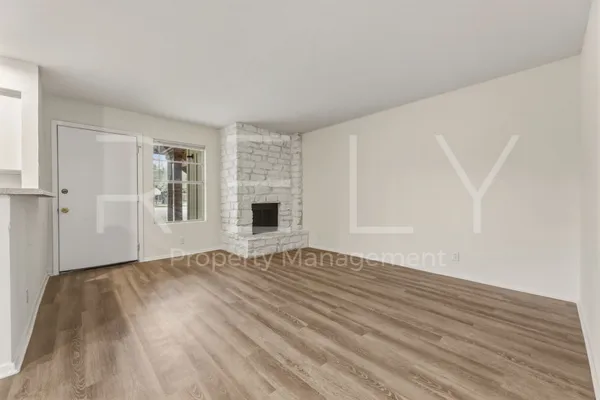 $995 | 302 Algerita Drive, Unit A, Georgetown, TX 78628