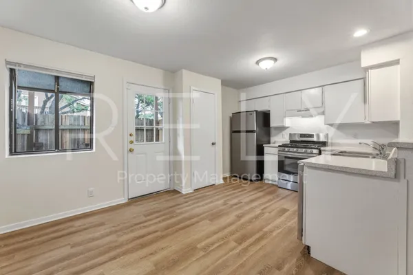 $995 | 302 Algerita Drive, Unit A, Georgetown, TX 78628