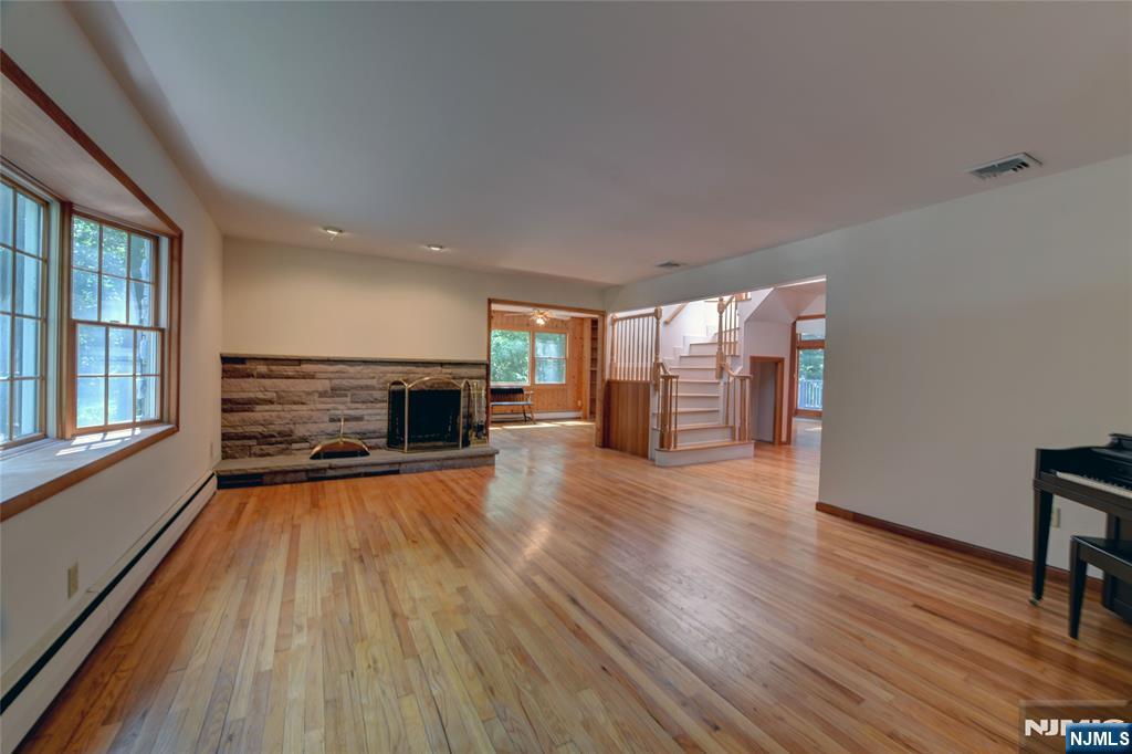 34 Knoll Road Wayne, NJ 07470 - Photo 9 of 50