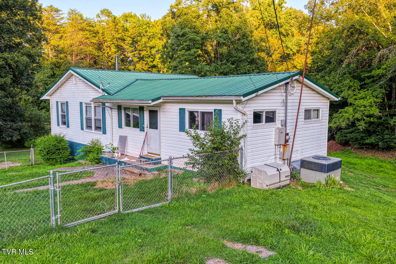 337 Tarpine Valley Road Rogersville, TN 37857 - Photo 16 of 36 337 Tarpine V. Rog MLSa (15 of 27)