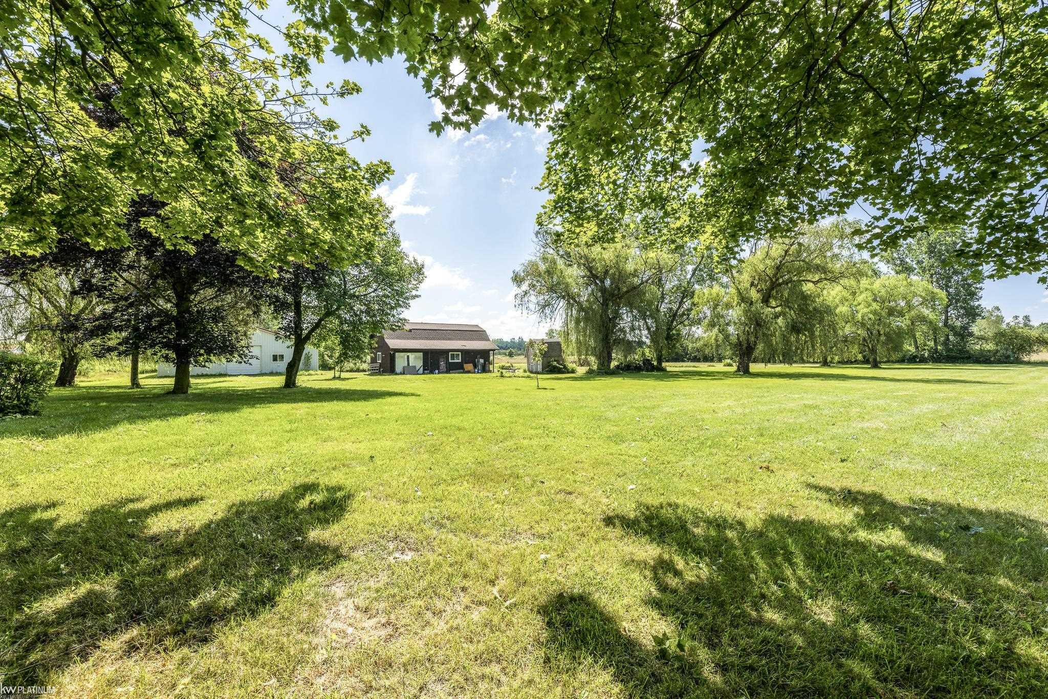 7337 Frith Road St. Clair, MI 48079 - Photo 30 of 41 50148271-7b9445fd-26e1-4a34-9335-14b5922289f8.JPG
