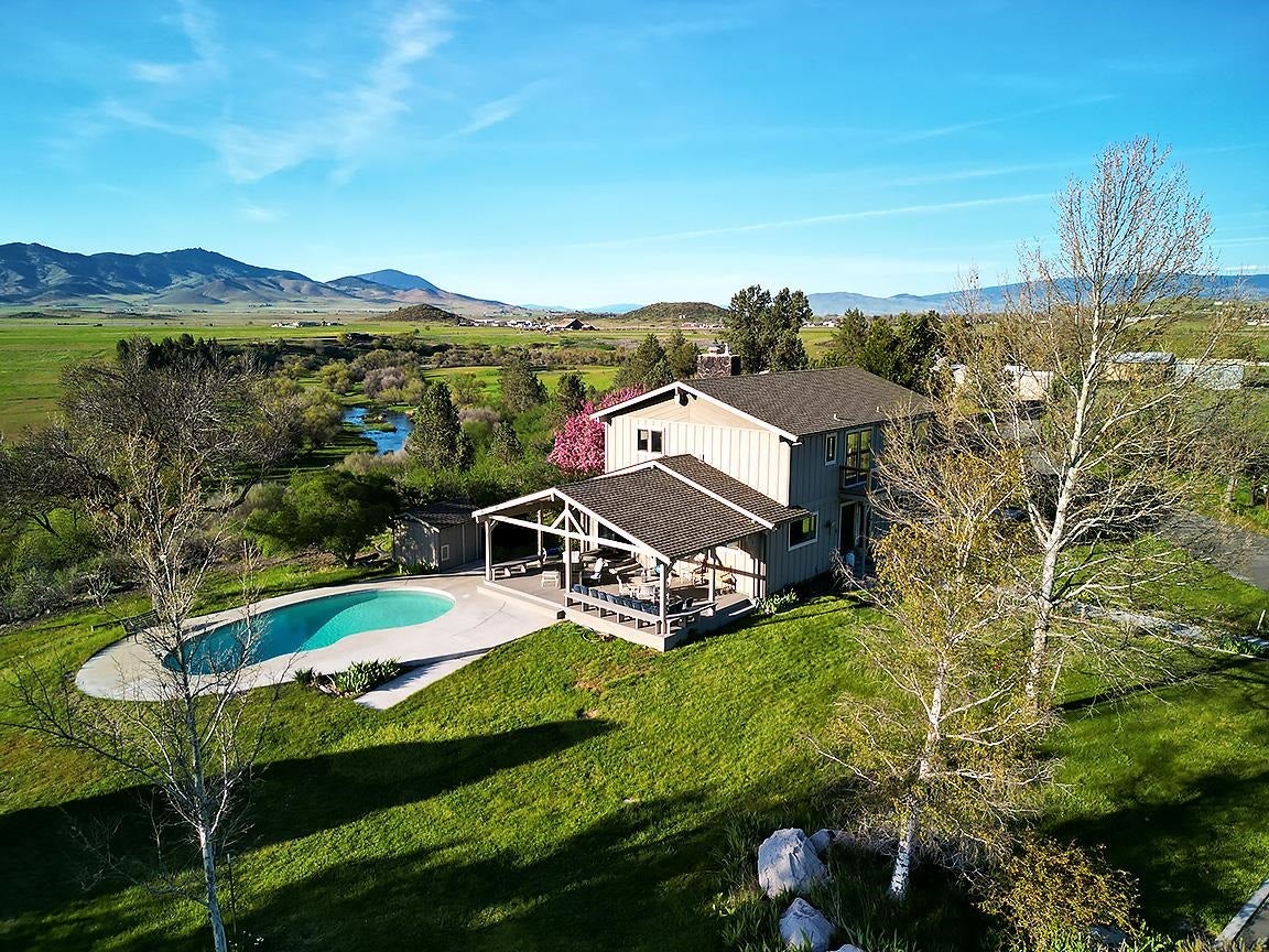 945 Holcomb Road Montague, CA 96064 - Photo 24 of 37 Gallery Image 24