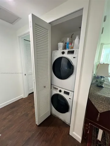 $429,900 | 218 Southeast 14th Street, Unit 1806, Miami, FL 33131