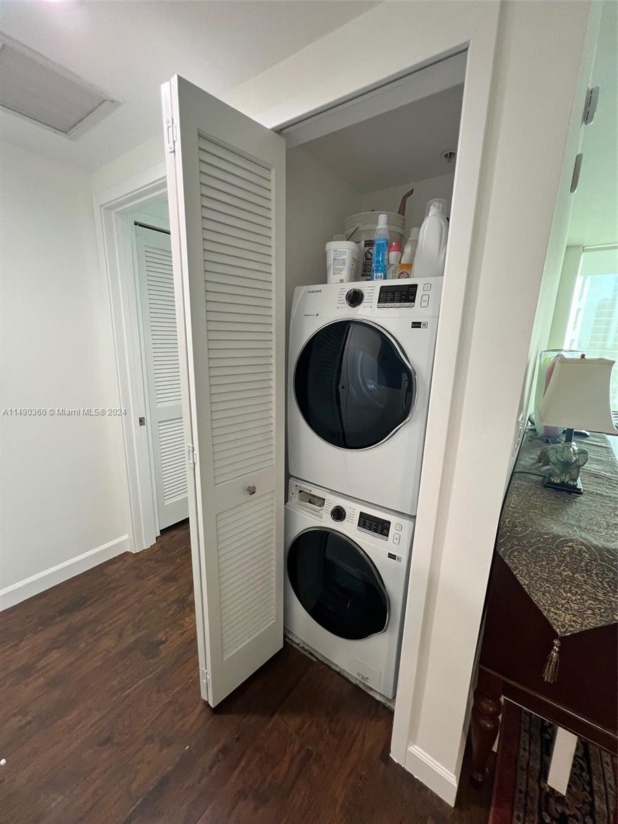 218 Southeast 14th Street, Unit 1806 Miami, FL 33131 - Photo 9 of 12