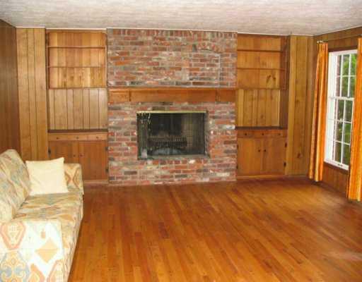 1780 Partridge Run Road Upper St. Clair, PA 15241 - Photo 3 of 8 Den/Family/Great Room.