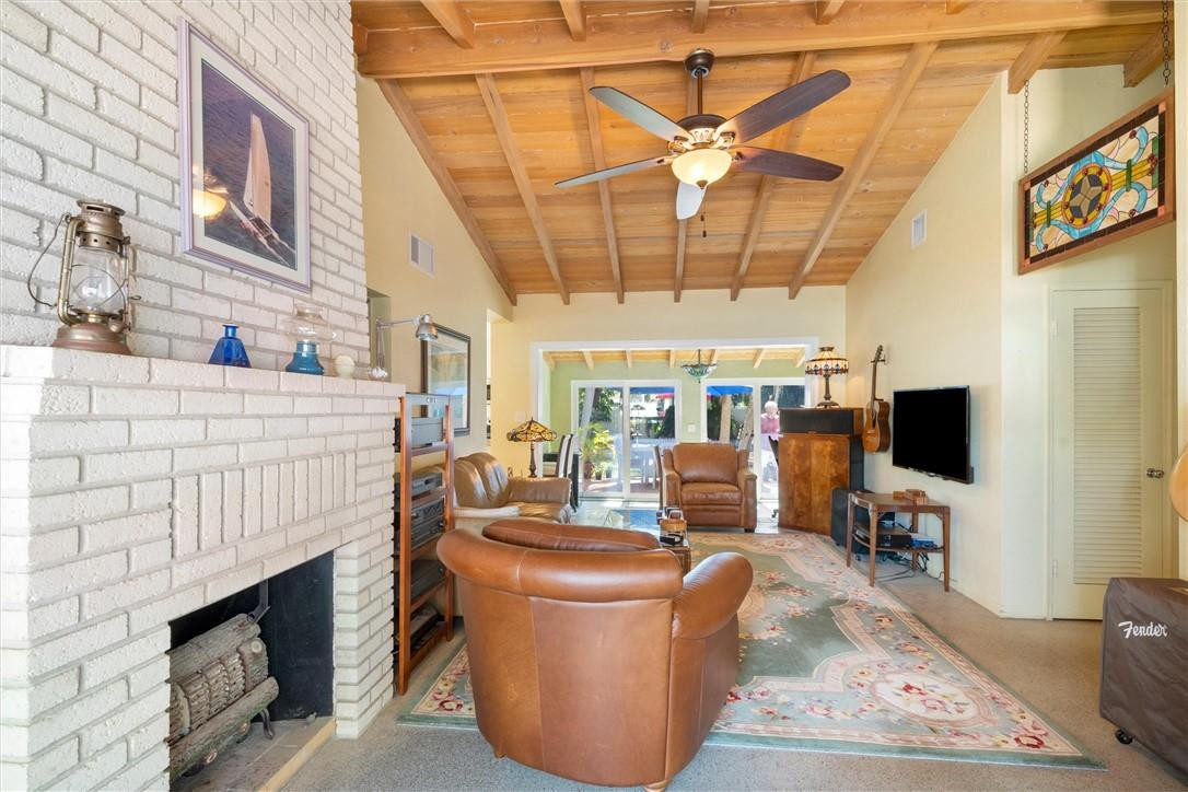 500 South Riverside Drive Pompano Beach, FL 33062 - Photo 11 of 52 Living Room