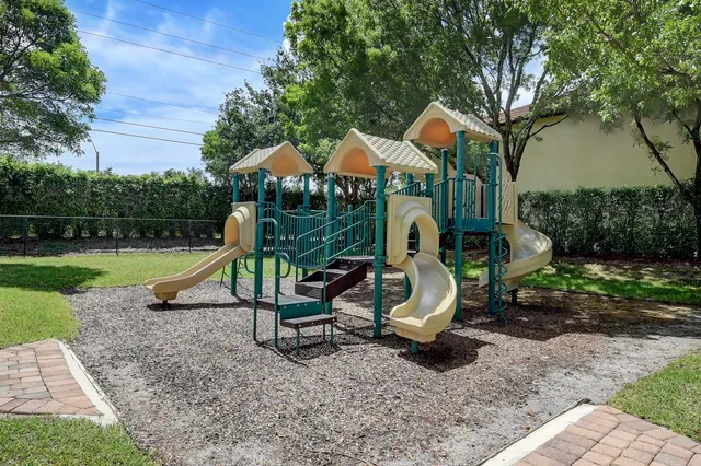 $900,000 | 4102 Artesa Drive, Boynton Beach, FL 33436