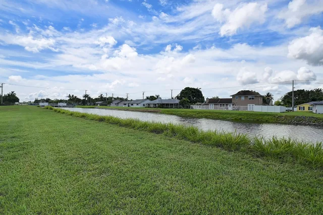 $900,000 | 4102 Artesa Drive, Boynton Beach, FL 33436