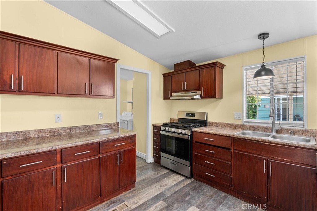 1855 East Riverside Drive, Unit 434 Ontario, CA 91761 - Photo 10 of 33
