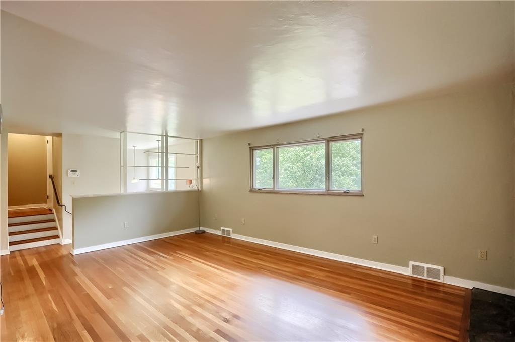 243 Crestmont Road Pittsburgh, PA 15237 - Photo 8 of 25 Gallery Image 8